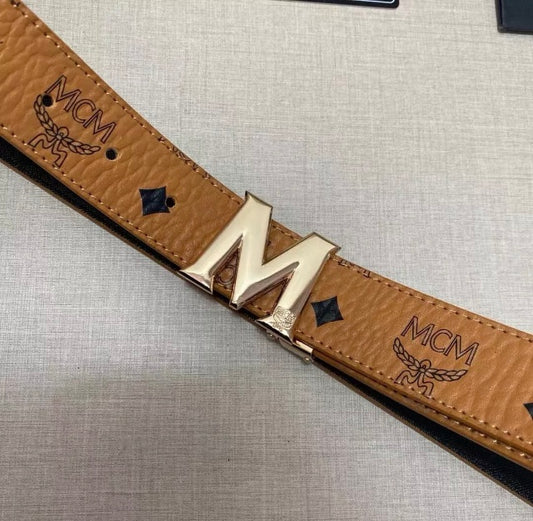 MCM Leather Belt Waist One size 120cm 46inch With Box Authentic 

Waist 46 inches 

Brand New, Come with Box !   Best gift for giving. You can give it to Yourself, Friends, Colleagues, Relatives as gift .