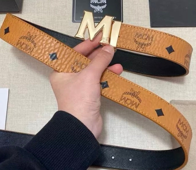 MCM Leather Belt Waist One size 120cm 46inch With Box Authentic 

Waist 46 inches 

Brand New, Come with Box !   Best gift for giving. You can give it to Yourself, Friends, Colleagues, Relatives as gift .