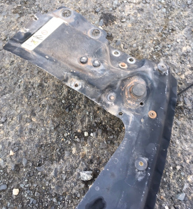 03-08 BMW Z4 E85 E86 radiator support bar top part chassis front bumper support


Part : 51647177131


In used good condition


Interchange Part Number

51647177131, BM1225129


Location

Front