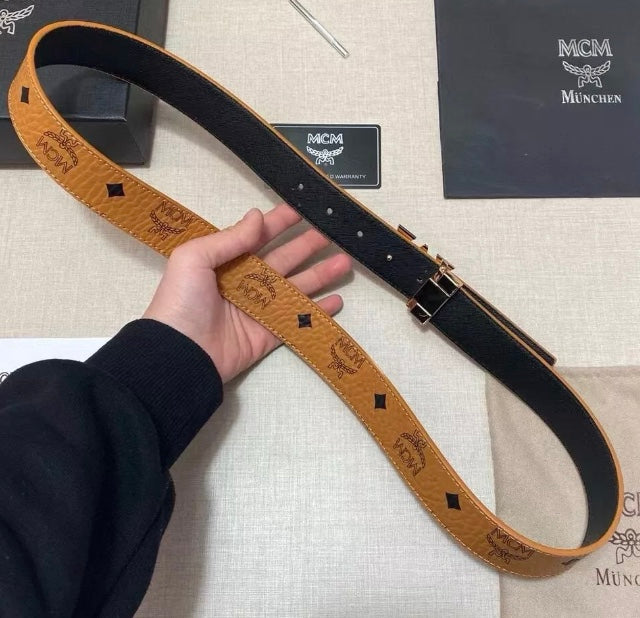 MCM Leather Belt Waist One size 120cm 46inch With Box Authentic 

Waist 46 inches 

Brand New, Come with Box !   Best gift for giving. You can give it to Yourself, Friends, Colleagues, Relatives as gift .